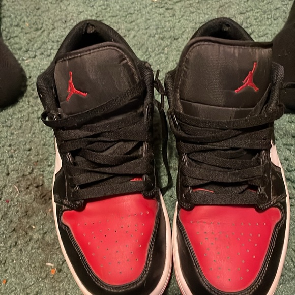 Jordan 1 low varsity red/black - Picture 2 of 4